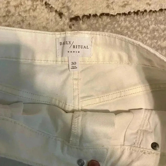 NWT Anthropologie Daily Ritual Denim Turn-Cuff/ Raw Hem Short - Picture 5 of 5